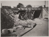 Naprawa zniszczonego wiaduktu przy ul. Tucholskiej. Wrzesień 1939 r.