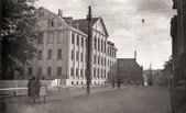 Szkoła, do której uczęszczał autor wspomnień. Widok z 1935 r. 