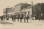 Na dworcu w Chojnicach. Ok. 1907 r.