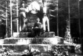 Pomnik upamiętniający krola Sobieskiego. Został zniszczony przez okupanta w 1939 r.